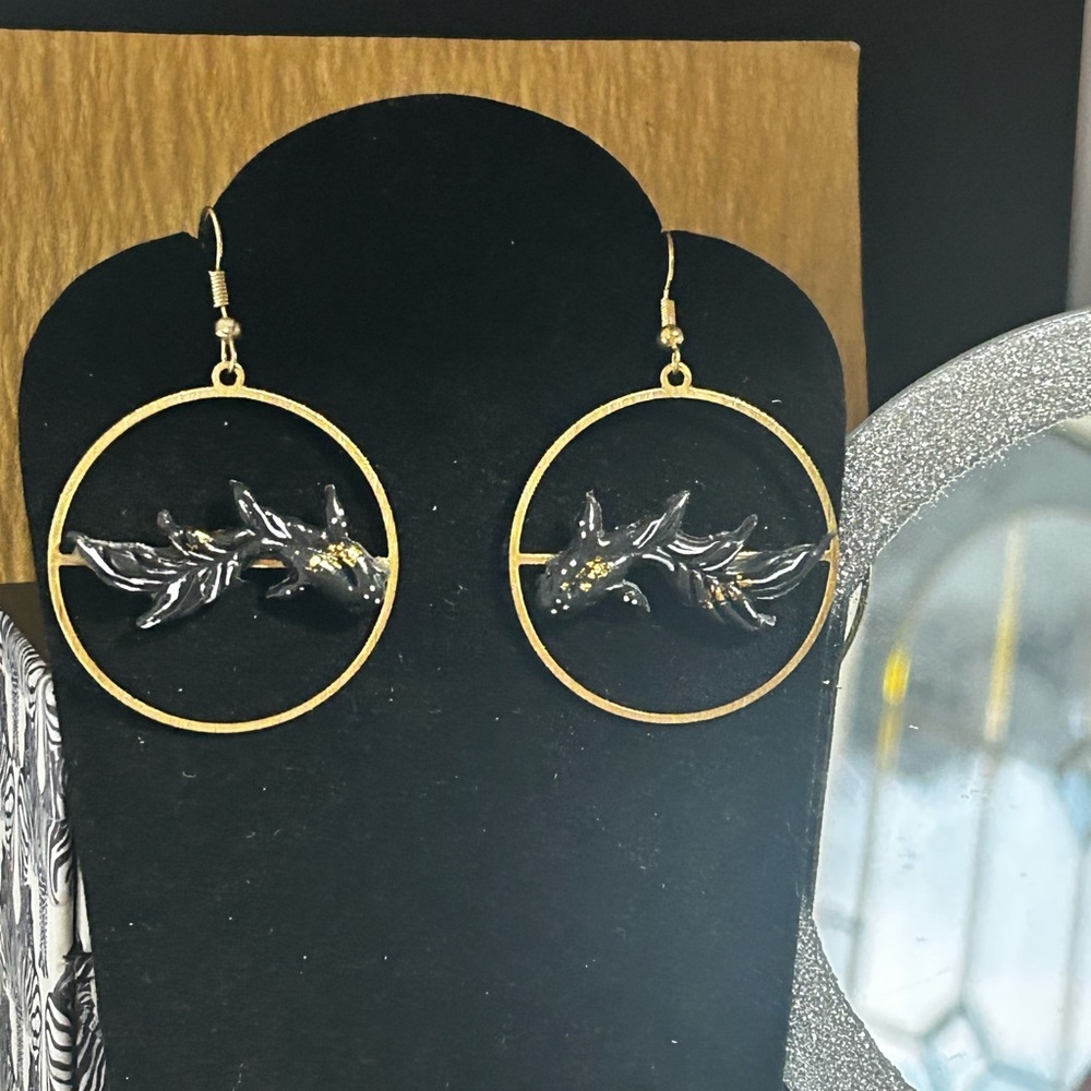 Elegant Black and Gold Hoop Earrings